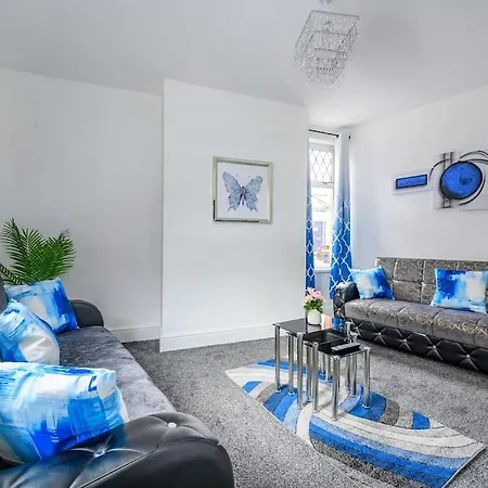 -16pt- For Your Relaxed & Cosy & Free Parking Leeds (West Yorkshire)