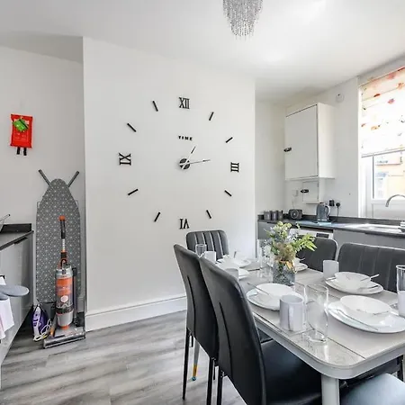 -16pt- For Your Relaxed & Cosy & Free Parking Apartment