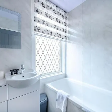 -16pt- For Your Relaxed & Cosy & Free Parking Apartment Leeds (West Yorkshire)