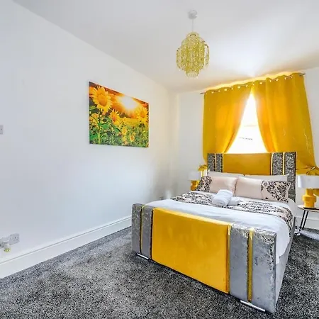 -16pt- For Your Relaxed & Cosy & Free Parking Leeds (West Yorkshire)