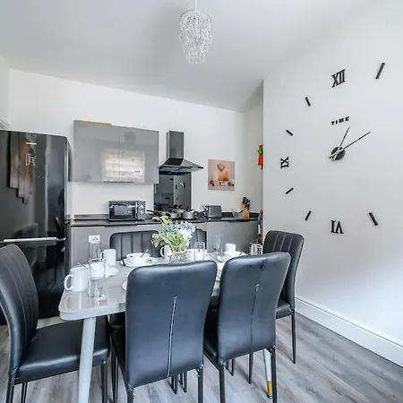 -16pt- For Your Relaxed & Cosy & Free Parking