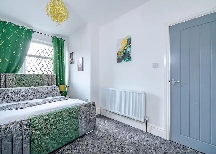 -16pt- For Your Relaxed & Cosy & Free Parking * Leeds (West Yorkshire)