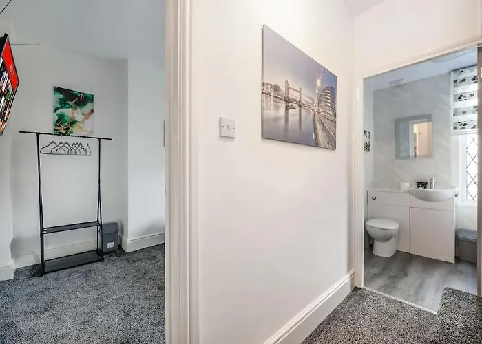 -16pt- For Your Relaxed & Cosy & Free Parking Apartment