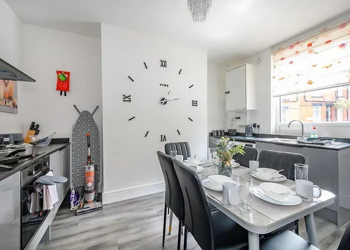 -16pt- For Your Relaxed & Cosy & Free Parking Apartment