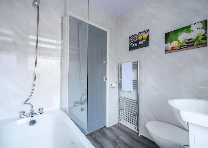 -16pt- For Your Relaxed & Cosy & Free Parking Apartment Leeds (West Yorkshire)