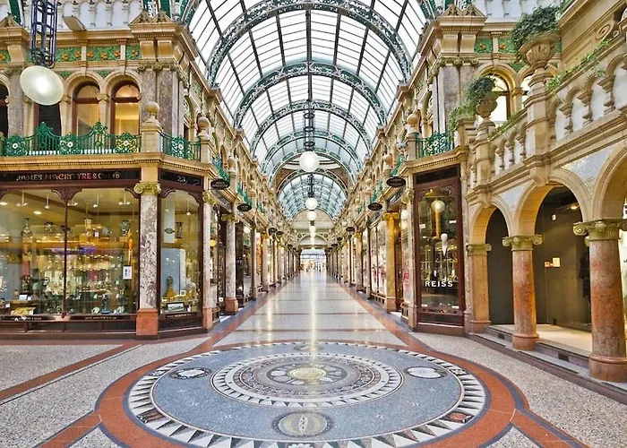 -16pt- For Your Relaxed & Cosy & Free Parking Leeds (West Yorkshire)